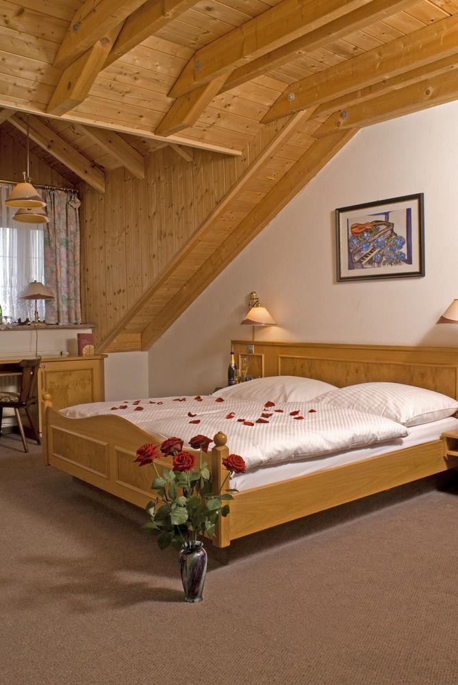Hotel Zum Fischerwirt Baindlkirch Buitenkant foto
