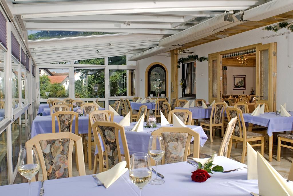 Hotel Zum Fischerwirt Baindlkirch Buitenkant foto